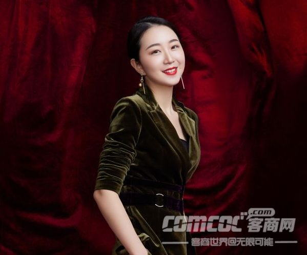 最美奋斗者 | 瞿榕涛:从重庆小姐到礼仪培训师,绽放别样的美