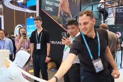 ��������ת��Ϊ�г����� �ڶ�AI��Ʒ��Ȧ�ۡ��������