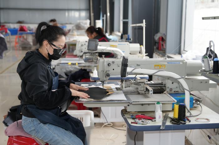 ������С������ˣ�������ɽ����կ�����ġ�С���ӡ��롰��ͷ��