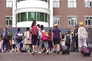 浪尖的北京学区房 有房主连夜降价80万