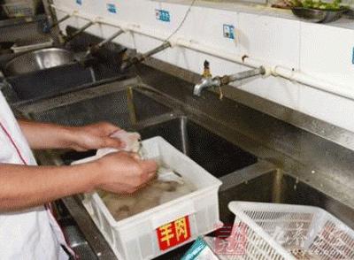 接连出现卫生问题 明星做餐饮不能只捞金不尽心