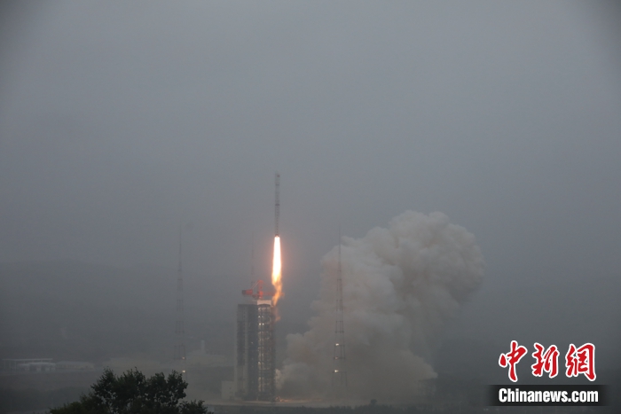 中国成功发射天绘二号02组卫星