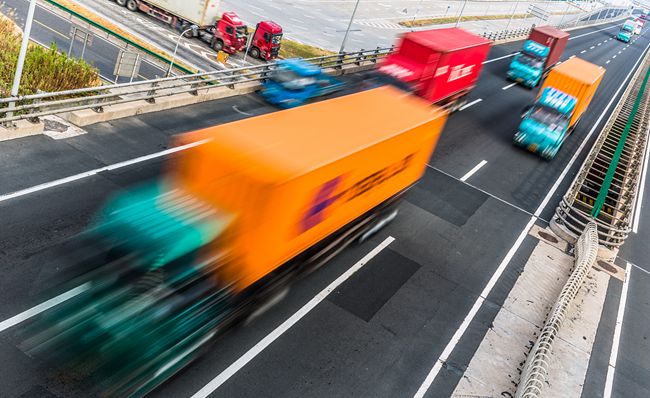 ����Ժ������ʵ���û���������ͨ��������